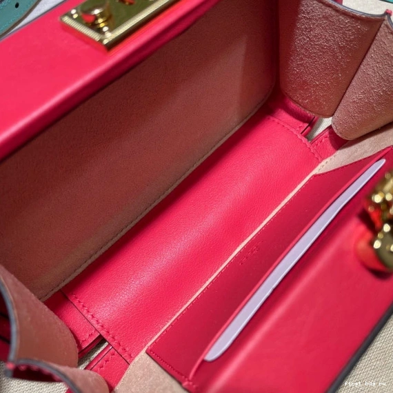 First bag ru GUCCI Interlocking G mini bag 0808